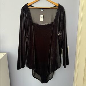 🦋NWT Old Navy bodysuit🦋